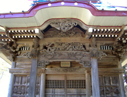 岡諏訪神社本殿彫刻と棟札の写真